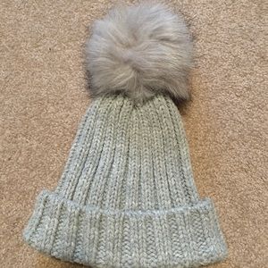 Woven Pom-Pom hat!